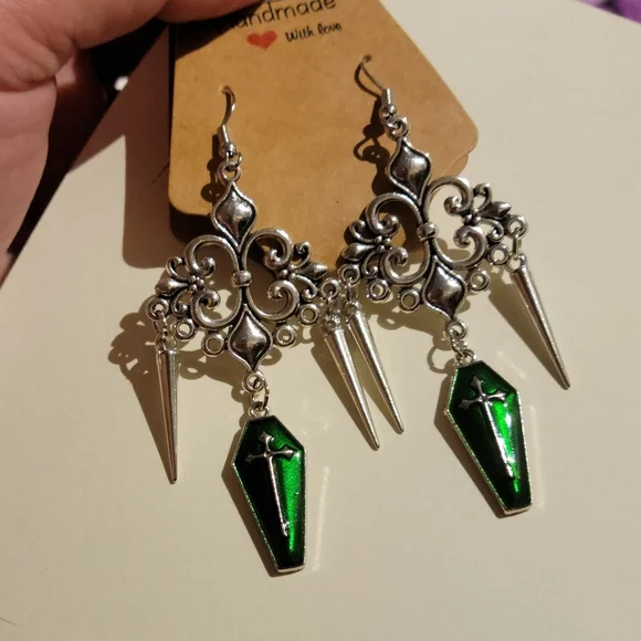 Green Coffin Dangle Earrings w/ Silvertone Spikes Gothic Handmade Punk Emo Goth - Picture 10 of 10